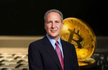 Peter Schiff: Mergulho de petróleo em território negativo não valida a narrativa de compra de Bitcoin